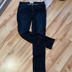 Flattering and only worn once performance DU/ER jeans!